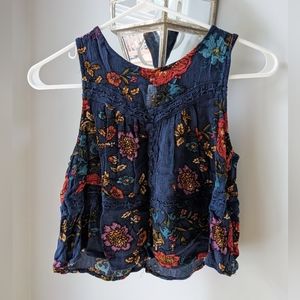 Women's boho tank top. Cropped. Blue floral. Size S.